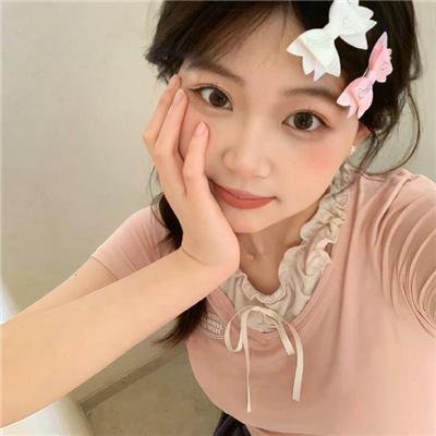 照片的她